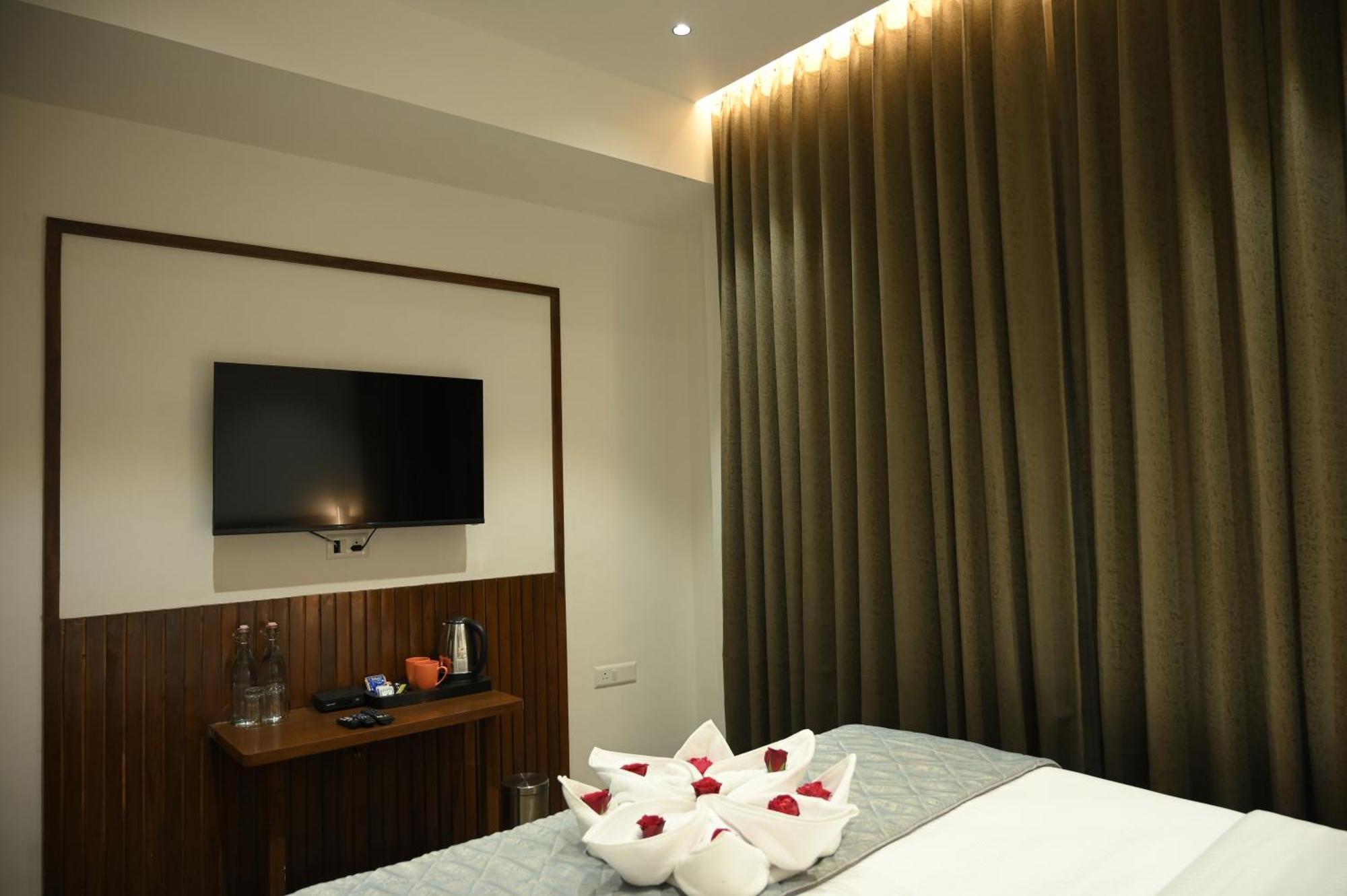 Mango Leaf Lake Resort Malkhed Extérieur photo