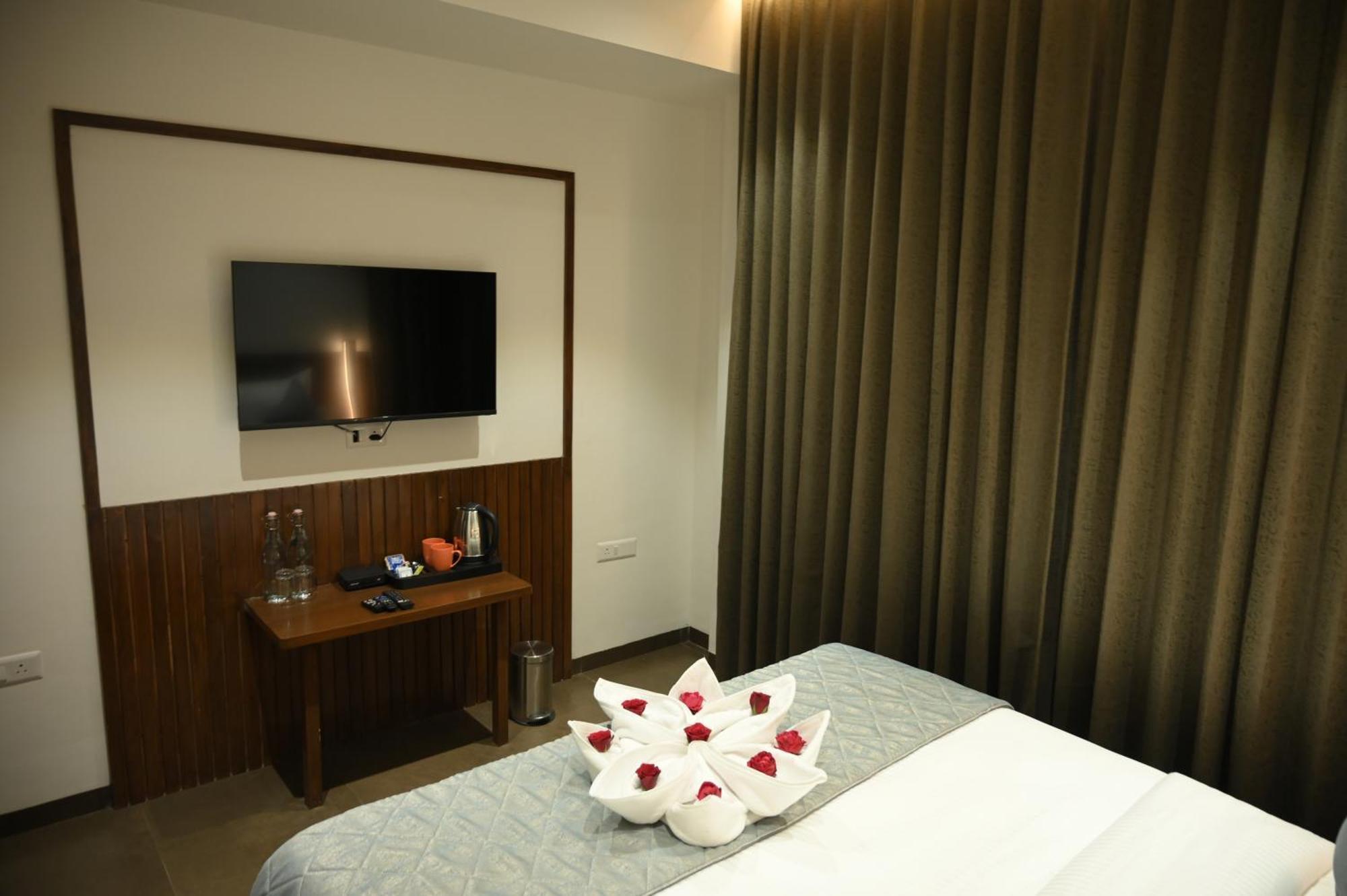 Mango Leaf Lake Resort Malkhed Extérieur photo