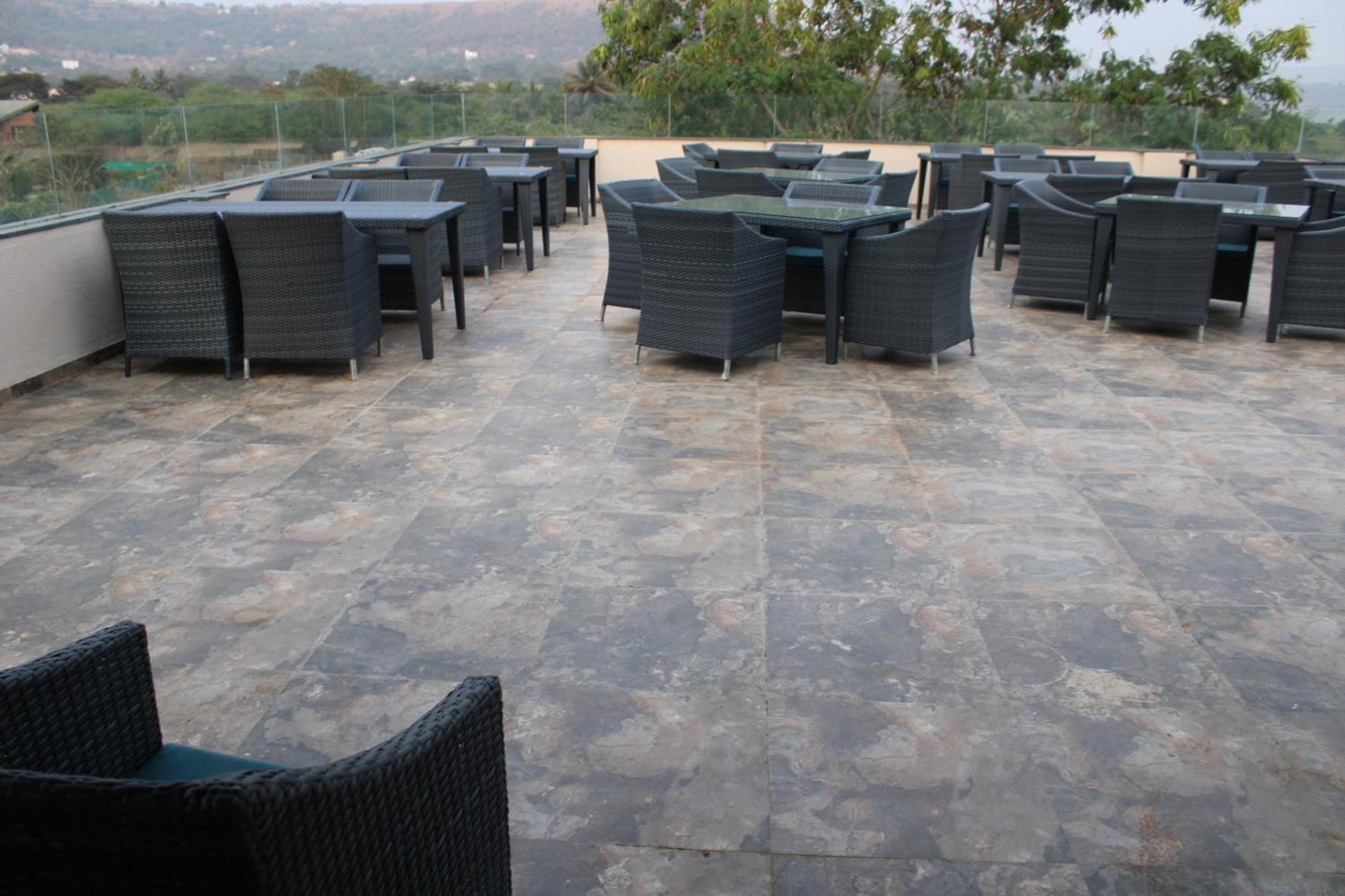 Mango Leaf Lake Resort Malkhed Extérieur photo